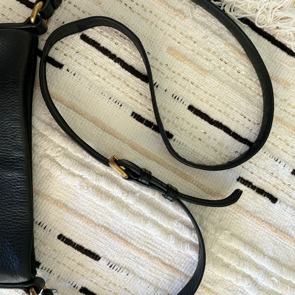 Marc by Marc Jacobs "Too Hot to Handle Sia” Black Leather Crossbody Bag - Picture 6 of 6